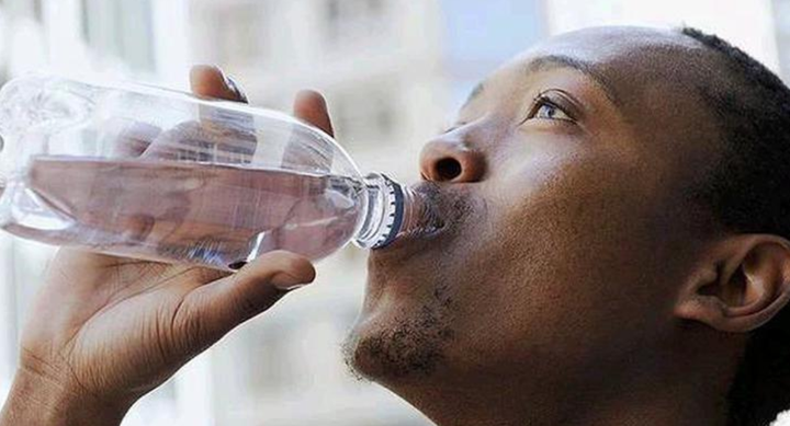 4 (Four) Drinks that will keep your kidneys clean and safe 4 (Four) Drinks that will keep your kidneys clean and safe