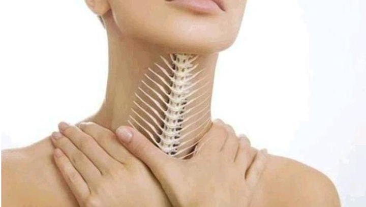 JUST IN: If a Fish Bone Enters Your Throat, Don’t Panic Do These Things To Save Your Life JUST IN: If a Fish Bone Enters Your Throat, Don’t Panic Do These Things To Save Your Life